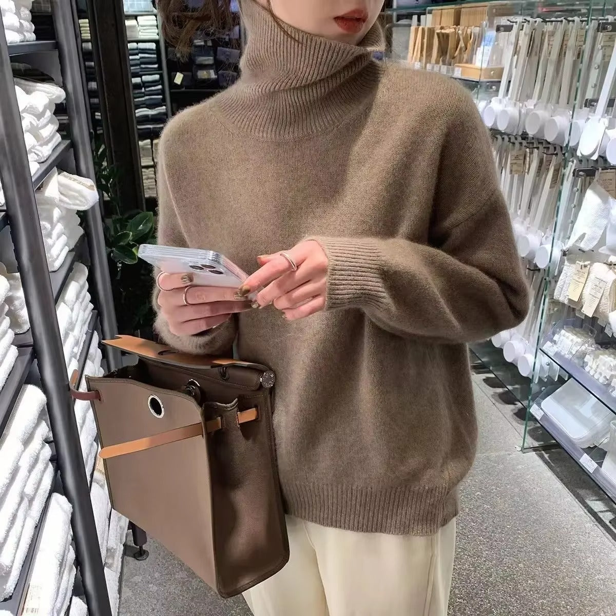 Maglione Elegante a Collo Alto – Comfort Invernale per Donne di Classe